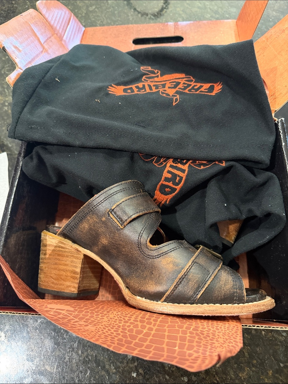 Freebird by Steven Caprice distressed black/brown leather buckle sandals Size 10 - Picture 9 of 9